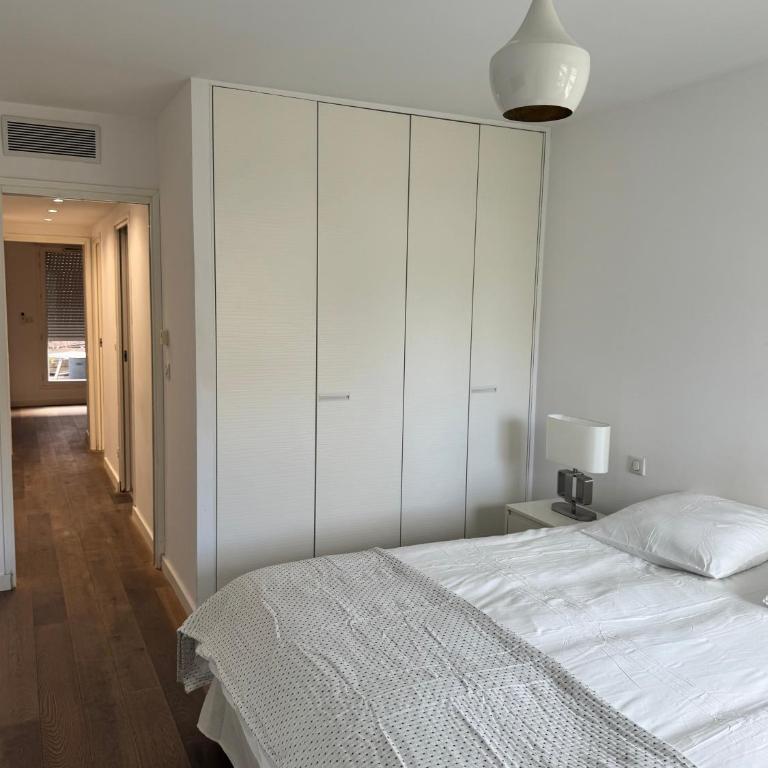 Luxury apartment - Three-Bedroom Apartment - 6