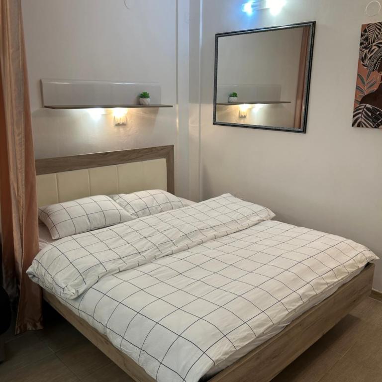 Simply white in city - Studio - 4