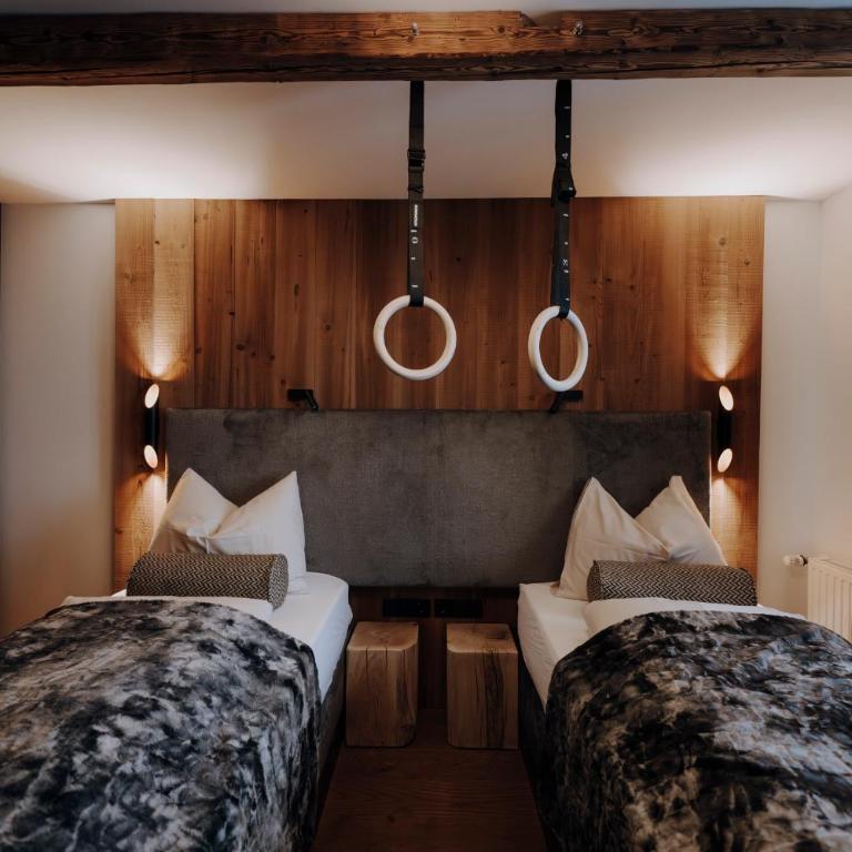 Gut Wenghof - Family Resort Werfenweng - Familienzimmer mit Balkon - 1