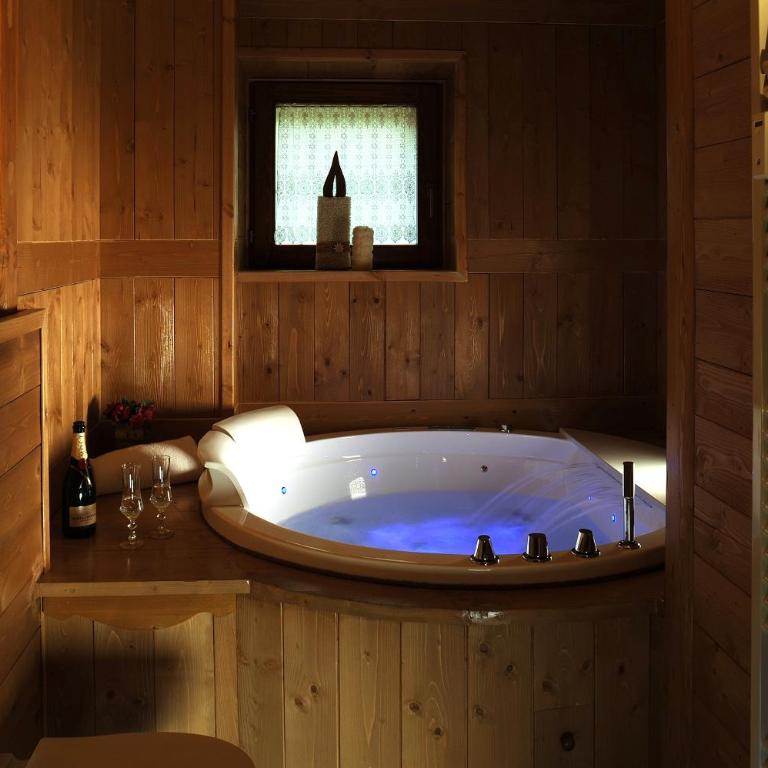 Aparthotel Foyer d'antan SUITE con caminetto hammam o vasca idromassaggio - Suite King con Vasca Idromassaggio - 7