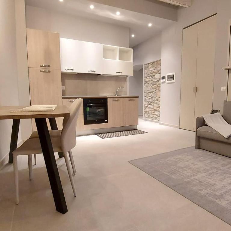 Petronilla House 008055-LT-1202 - Studio - 10