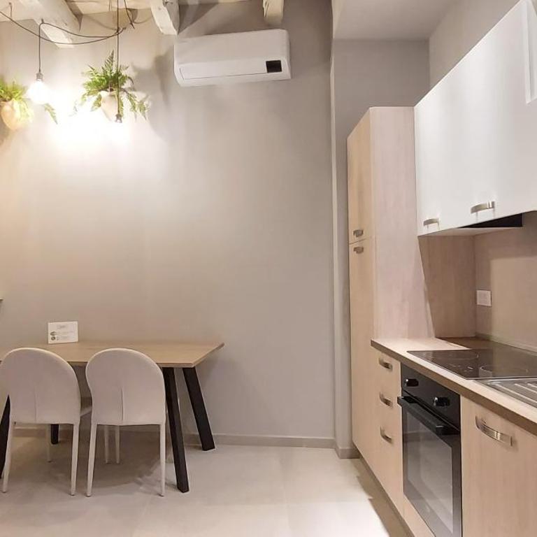 Petronilla House 008055-LT-1202 - Studio - 7