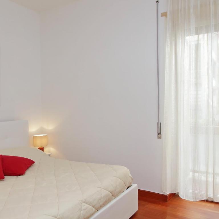 Modern Apartment near Metro Malatesta with Balcony & Wi-Fi - Casa con 1 Camera da Letto - 4