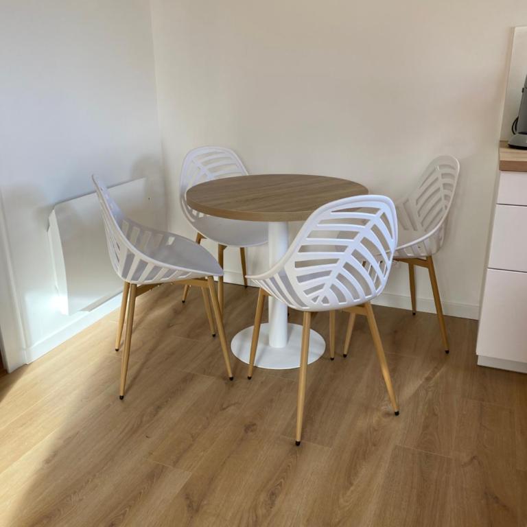 T2, Jardinet, Quartier marché 10mn Plage - One-Bedroom Apartment - 14