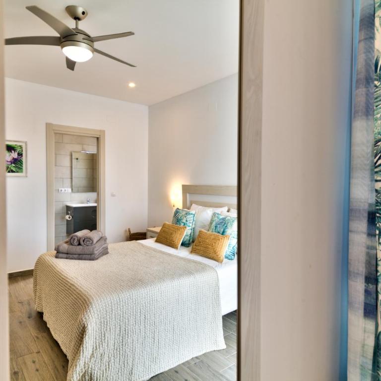 La Vista - Modern Luxury for 12 Guests - Villa - 36