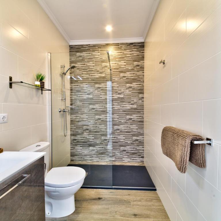 La Vista - Modern Luxury for 12 Guests - Villa - 41