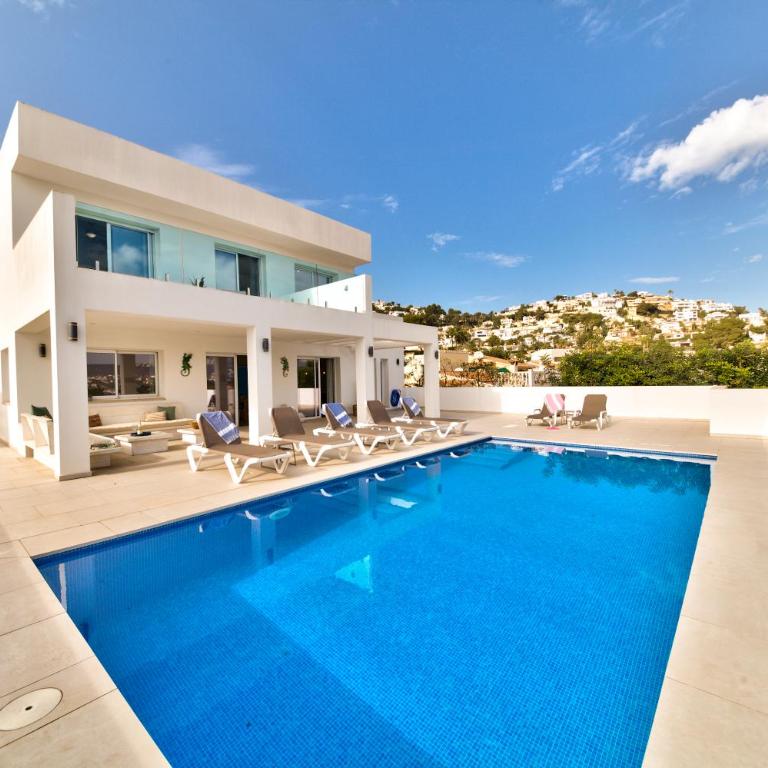 La Vista - Modern Luxury for 12 Guests - Villa - 59