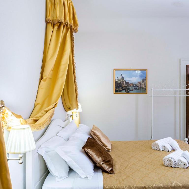 Palazzo Titti Rialto Suites - Camera Tripla Executive - 9