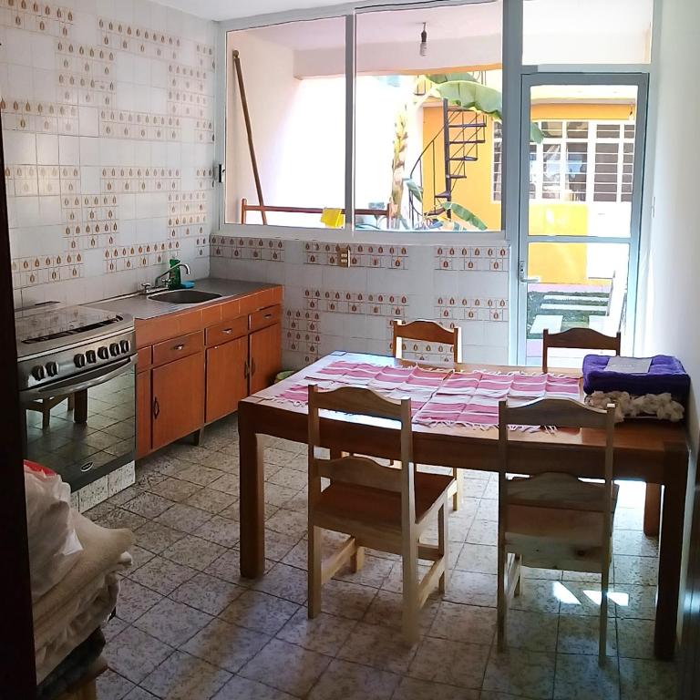 Los Nardos Hostel -pet friendly- - Classic Quadruple Room - 6