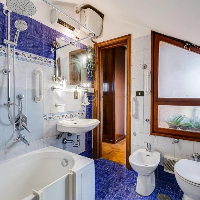 The Elegant Penthouse - Ampio Attico con Posto Auto - Appartamento Deluxe con 4 Camere da Letto - 30