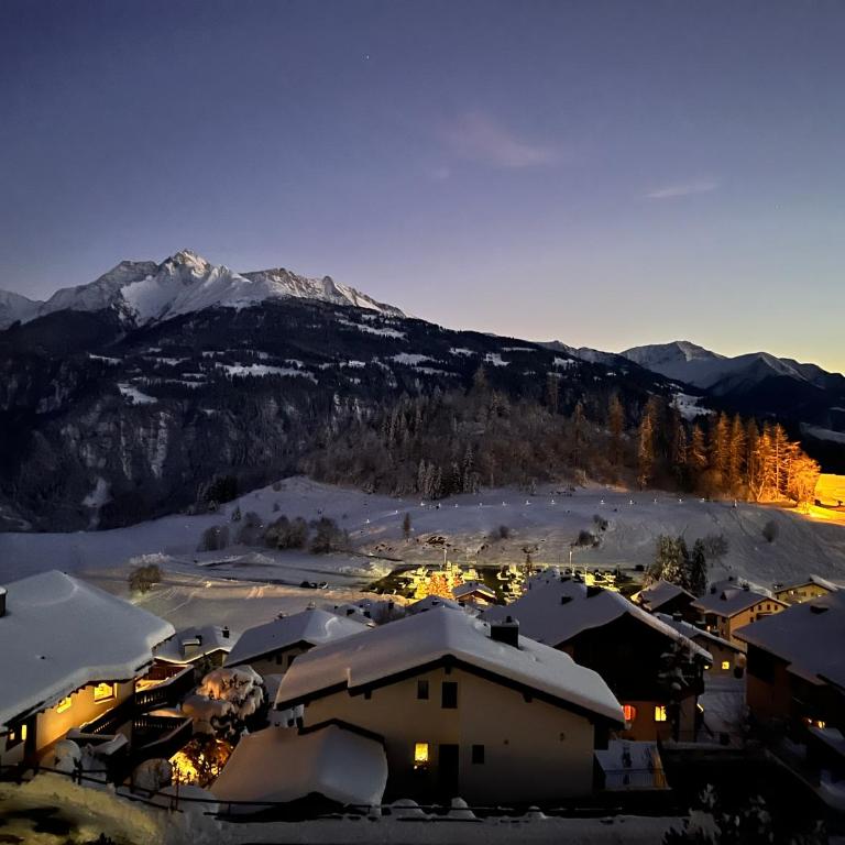 Neu-renovierte - Nov 24 - 2,5 Zi Wohnung mit Traum-Aussicht - Apartment mit 1 Schlafzimmer - 1
