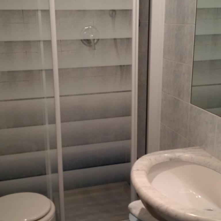 Hotel Touring - Double or Twin Room - 3