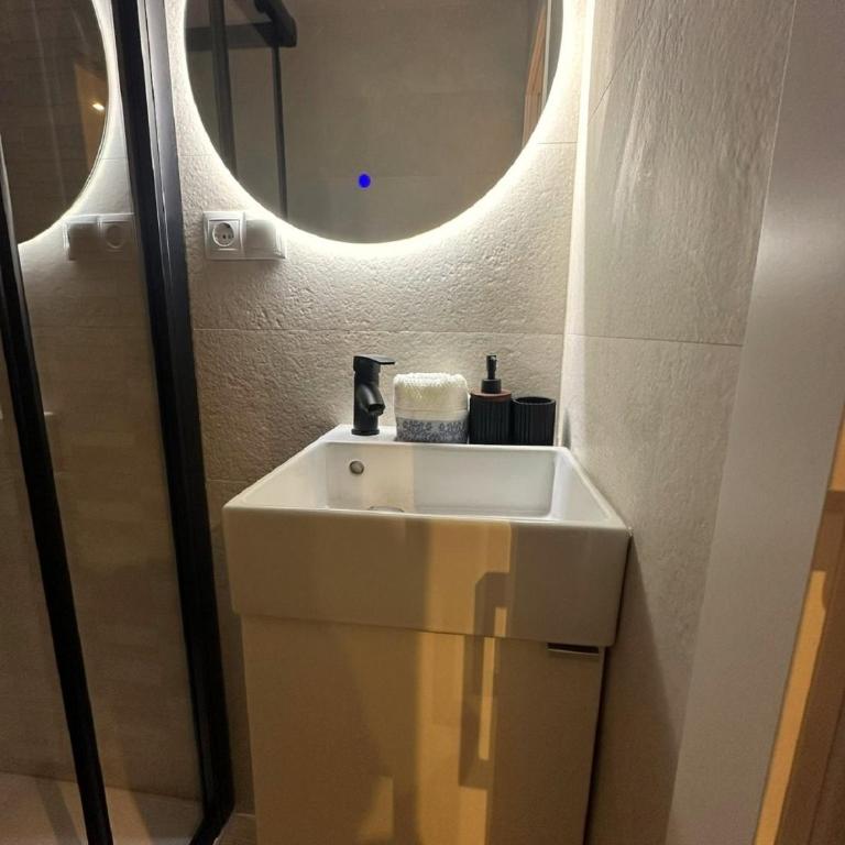 Historic Center Charm Apartament - Three-Bedroom Apartment - 14