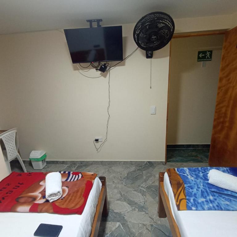Hotel San Vicente - Habitación Doble - 2 camas - 6