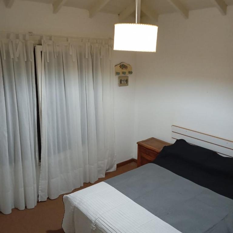 Chalet para 8 o 9 personas, pegado al Bosque Peralta Ramos y a 10 cuadras de las mejores playas del sur de Mar del Plata - Casa de 3 dormitorios - 9