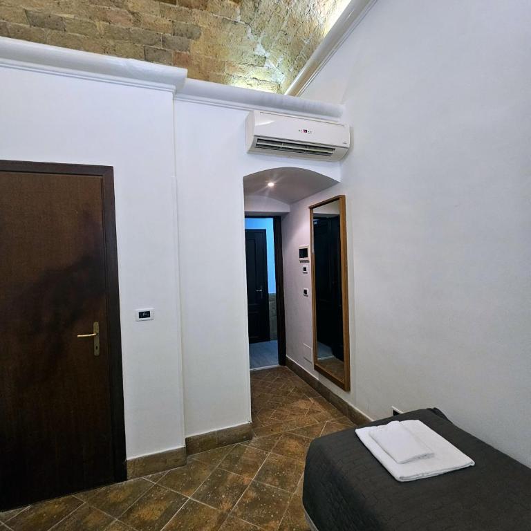 Check in Rome - Camera Tripla con Bagno Privato - 2