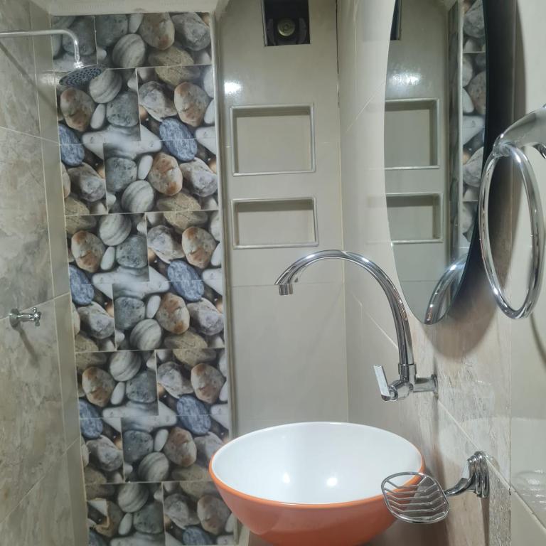 Hotel Cra17a21a avenida 22 cerca a escenario deportivos iglesias y clinicas - Habitación Triple - 8