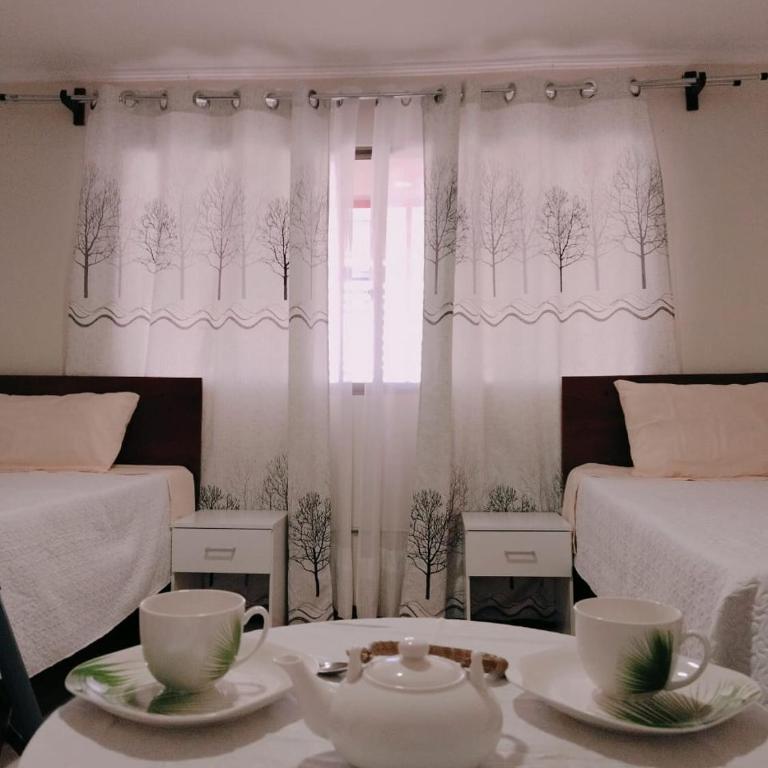 Hotel Victoria - Double Room with Shared Bathroom - 7
