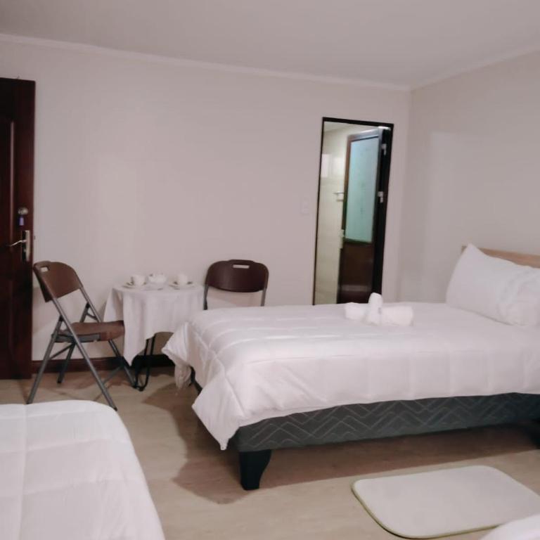 Hotel Victoria - Triple Room with Private Bathroom - 2