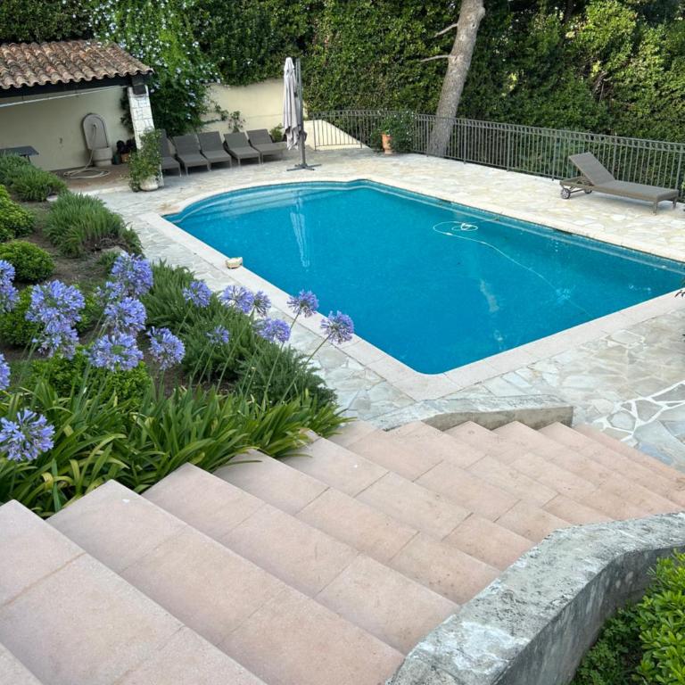 Luxury Villa with Panoramic Views, Pool & Serene Garden Retreat - Villa - Vue sur Mer - 31