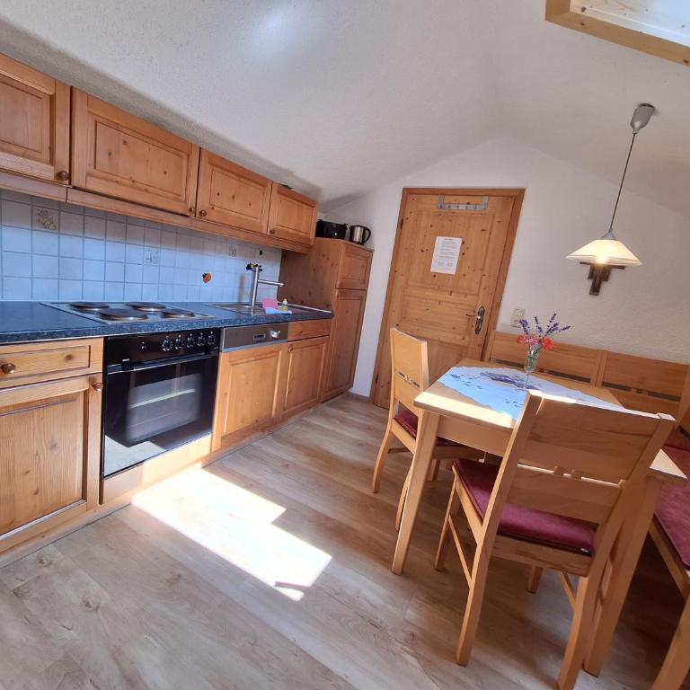 Gästehaus Luitz - Apartment mit 2 Schlafzimmern und Bergblick - 5