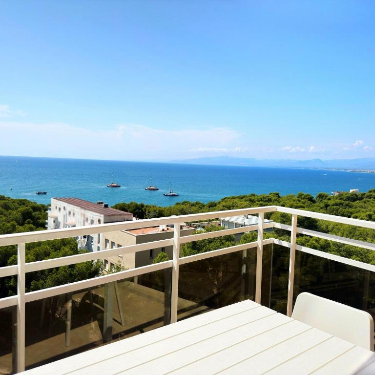 Aparthotel SunClub Salou - Apartamento de 2 dormitorios con vistas al mar - 10