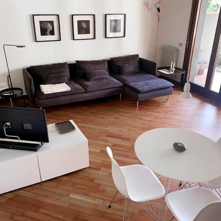 Interno 1 - elegante mini affacciato sul verde - Appartamento con 1 Camera da Letto - 1