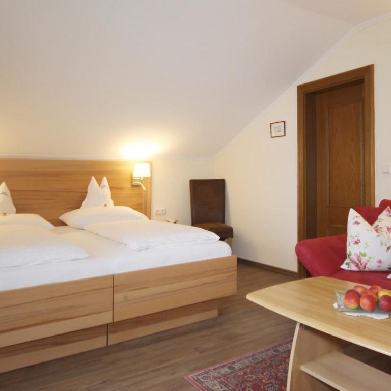 Hotel-Garni Schernthaner - Dreibettzimmer mit Balkon - 4