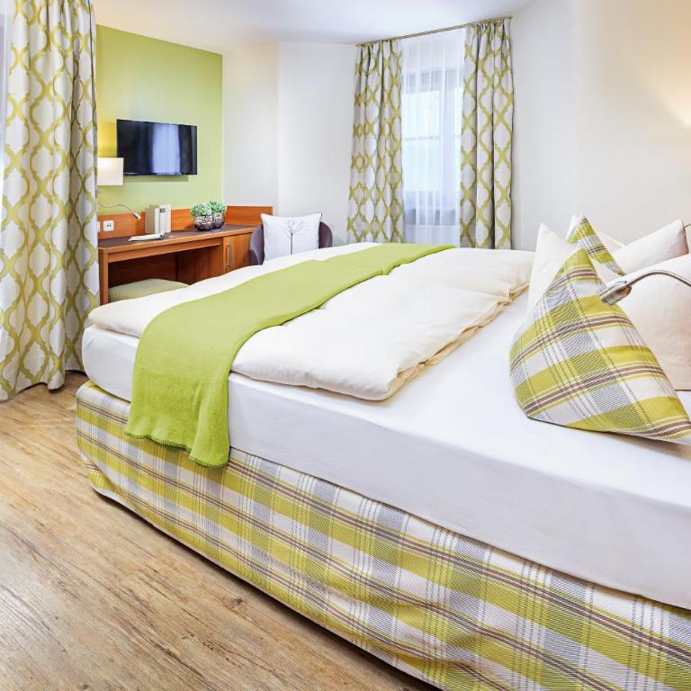 Altstadthotel "Zum Hechten" - Standard Doppel- oder Zweibettzimmer - 1