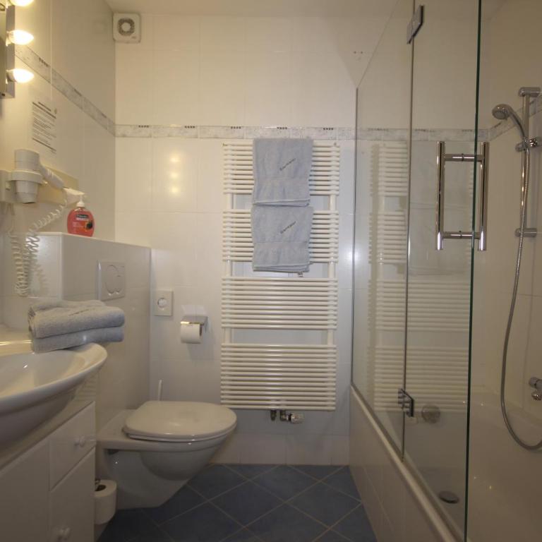 Hotel-Garni Schernthaner - Doppelzimmer mit Balkon - 17