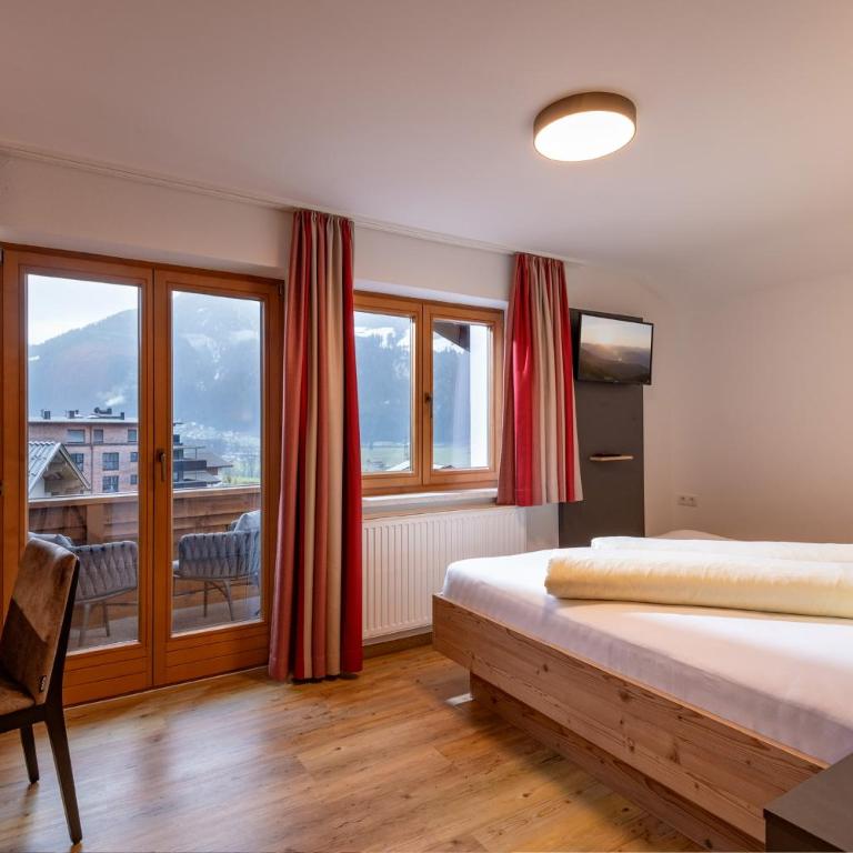 Das Sonnleiten Ski- und Motorradhotel Bruck im Zillertal - Doppelzimmer mit Balkon - 3