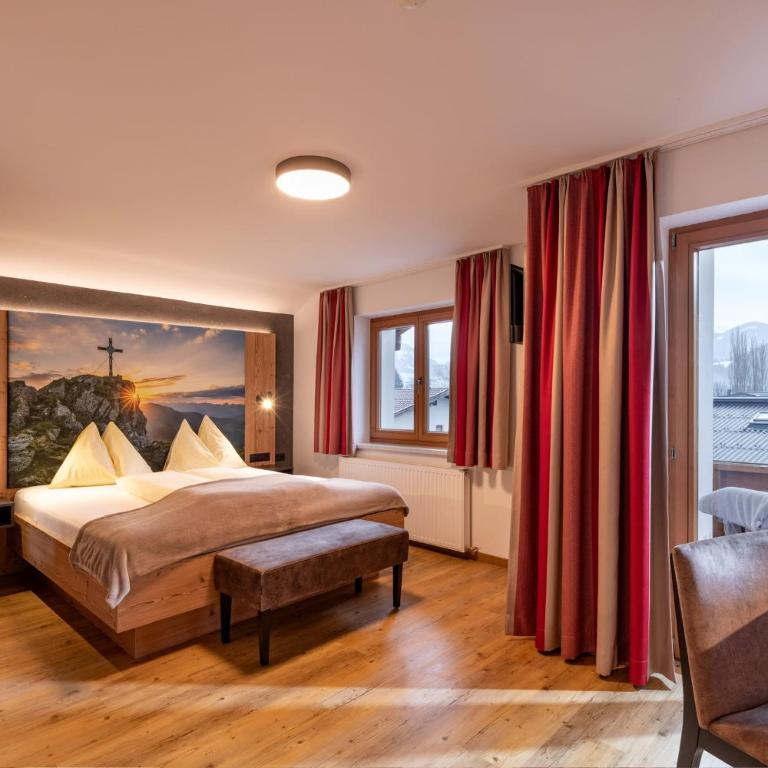 Das Sonnleiten Ski- und Motorradhotel Bruck im Zillertal - Doppelzimmer mit Balkon - 1