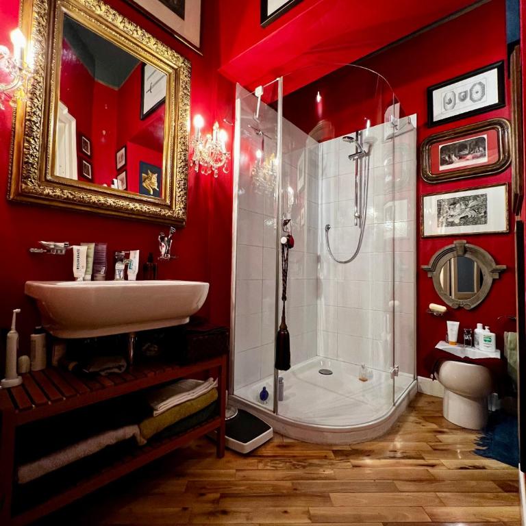 Charming Elegant Room in Historic Art Nouveau Building, Central Milan - Camera Deluxe - 4