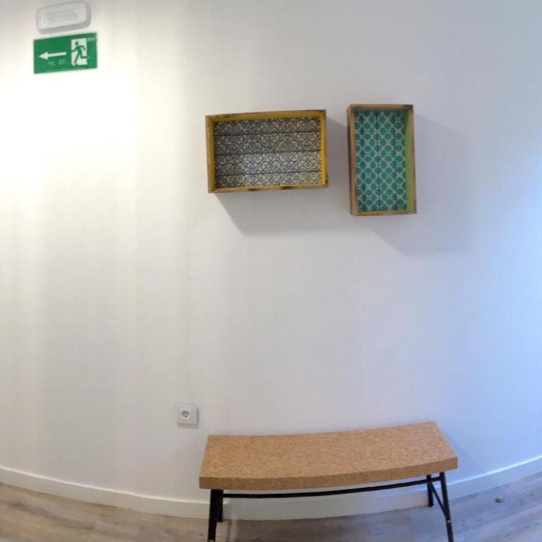 Ant Hostel Barcelona - Private Standard Quadruple Room with Private Bathroom - 4