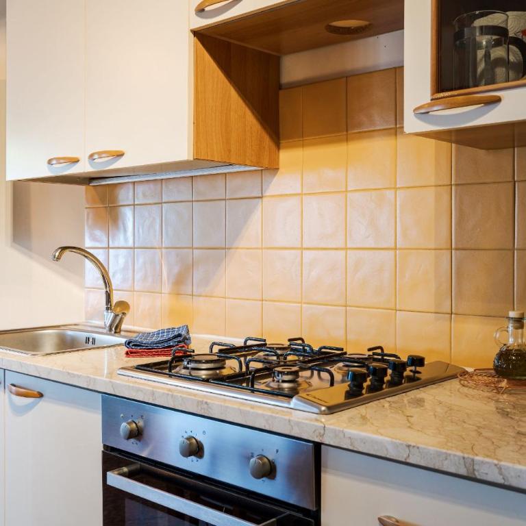The Lemon Tree - Two-Bedroom Apartment - 14