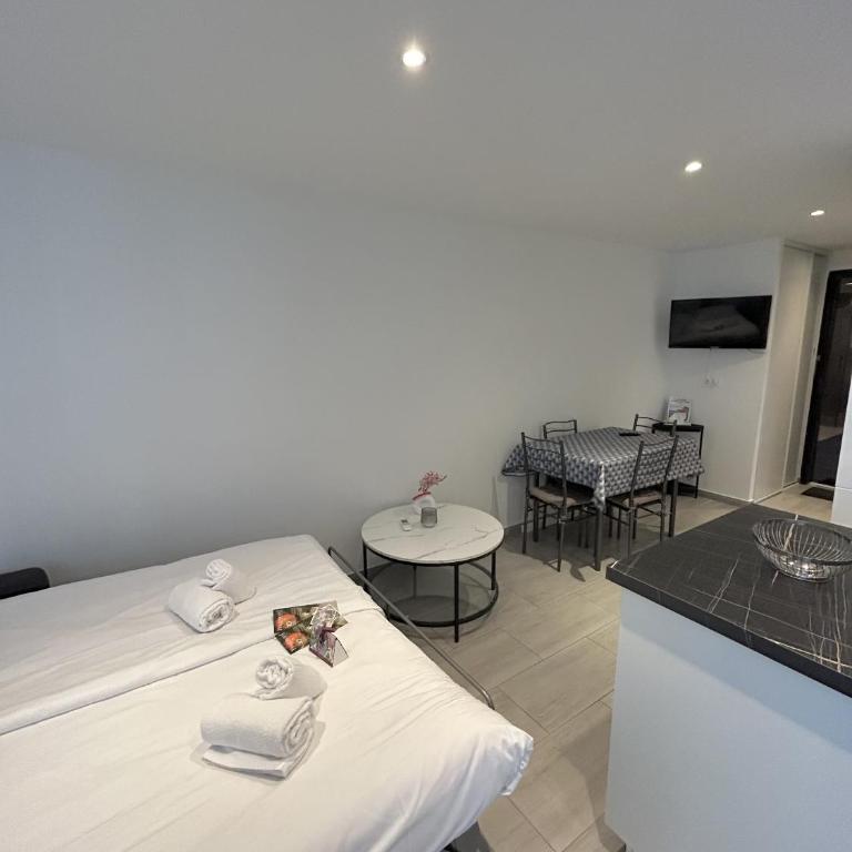 Residence Graziella Appartement 100 - Appartement 1 Chambre - Vue sur Ville - 5