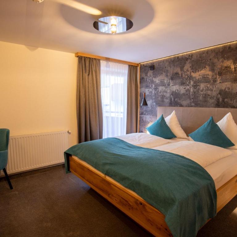 Hotel Garni Subretta - Doppelzimmer mit Balkon - 5