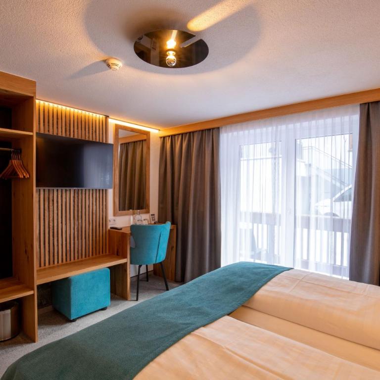 Hotel Garni Subretta - Doppelzimmer mit Balkon - 1