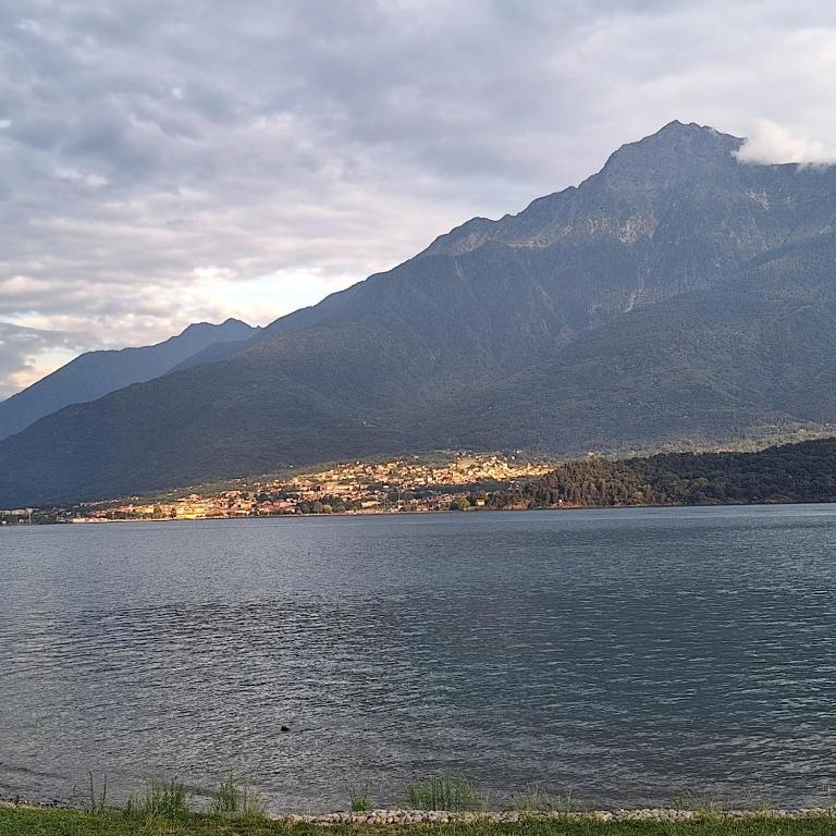 Villa Viva-Como - Three-Bedroom House - 53