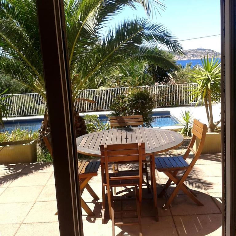 Agréable 2 pièces dans villa avec piscine - Appartement 2 Chambres - 12