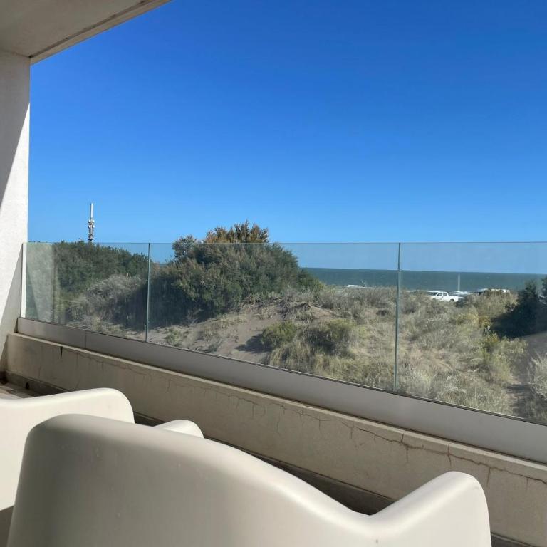 Punta Este - Three-Bedroom Apartment with Balcony - 2