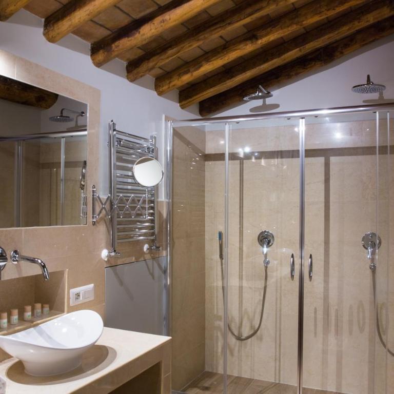 Grand Master Suites - Camera Queen con Vasca Idromassaggio - 1