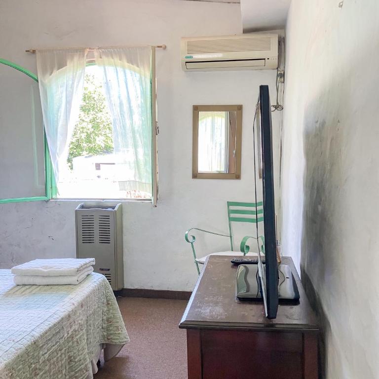Acogedora casa cerca de la Laguna, con pileta - Casa de 2 dormitorios - 35