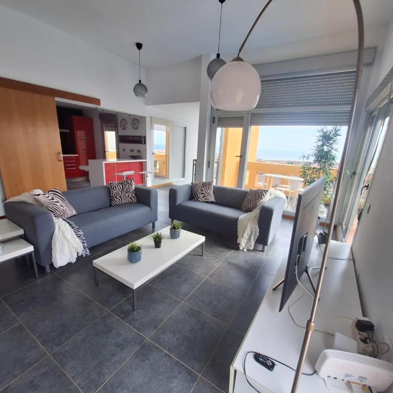 Paraiso del Mar - Three-Bedroom House - 2