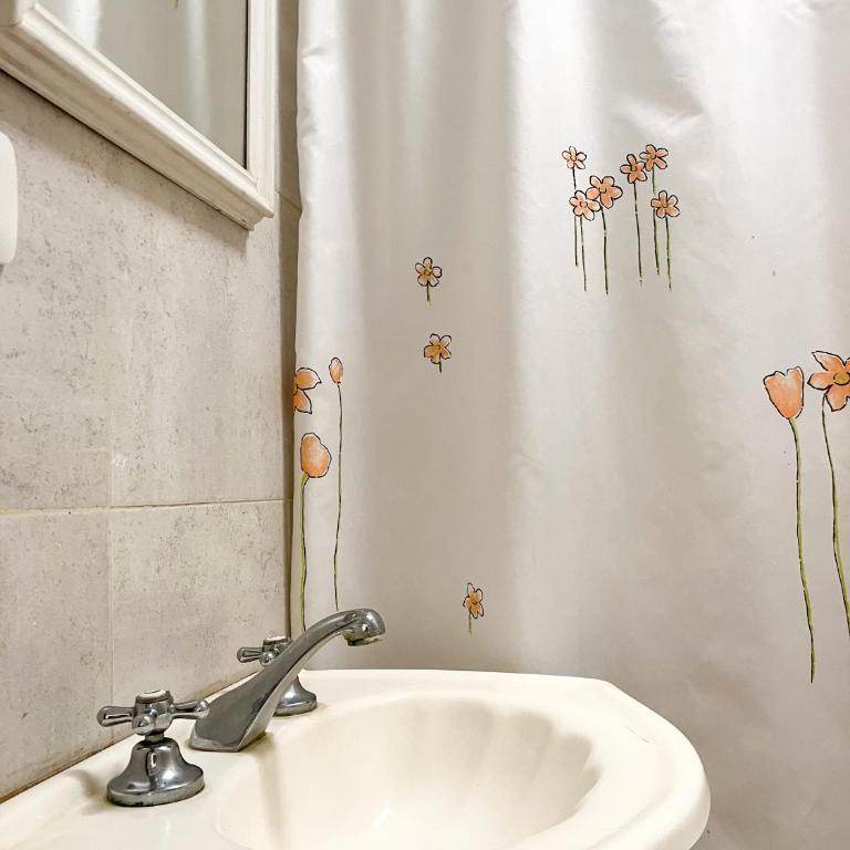 Casa con jardín y pileta en Chascomús, cerca de la Laguna - Casa de 2 dormitorios - 42