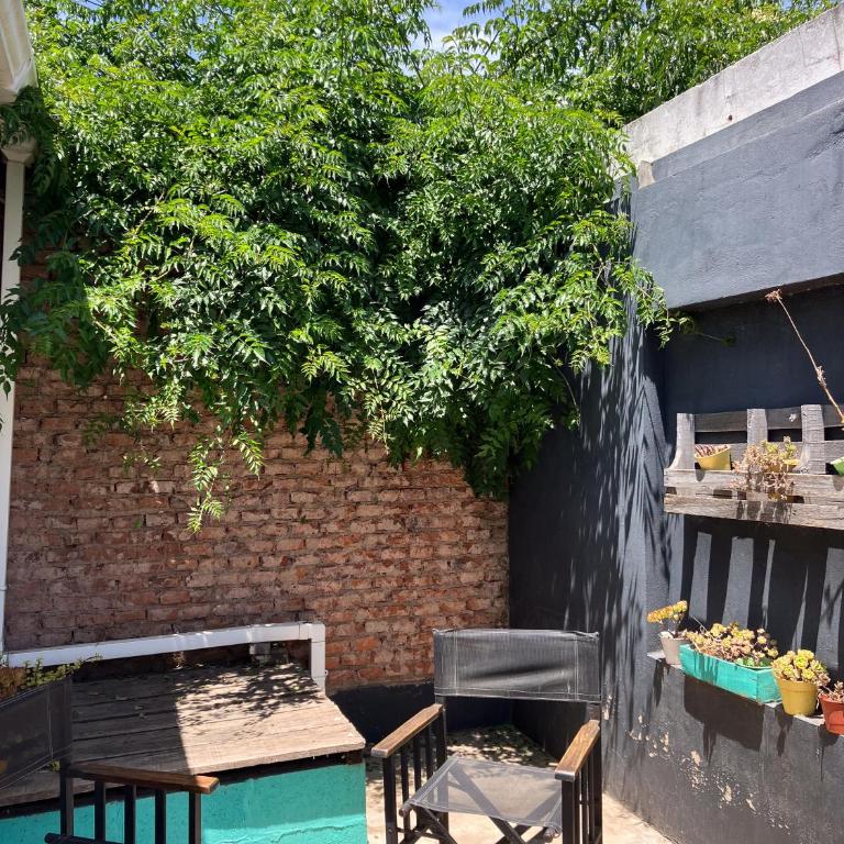 Casa con jardín y pileta en Chascomús, cerca de la Laguna - Casa de 2 dormitorios - 89