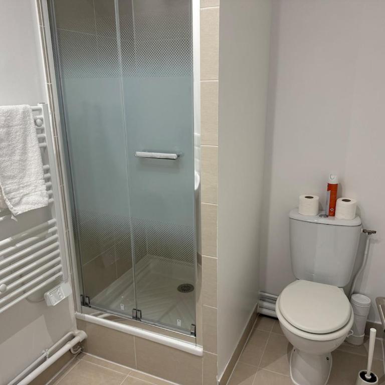 Appartement H, RESIDENCE DU RENOUVEAU, Stade de France, idéal pour 2 pers - Apartment mit 1 Schlafzimmer - 5