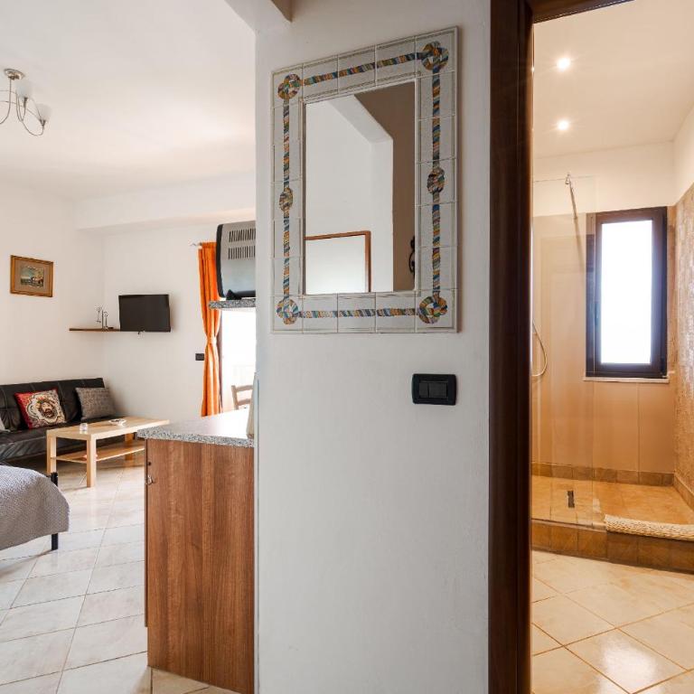 The Lemon Tree - Studio Apartment with Sea View - 15