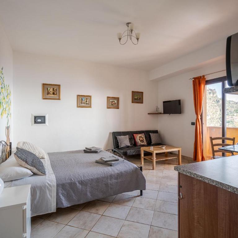 The Lemon Tree - Studio Apartment with Sea View - 14