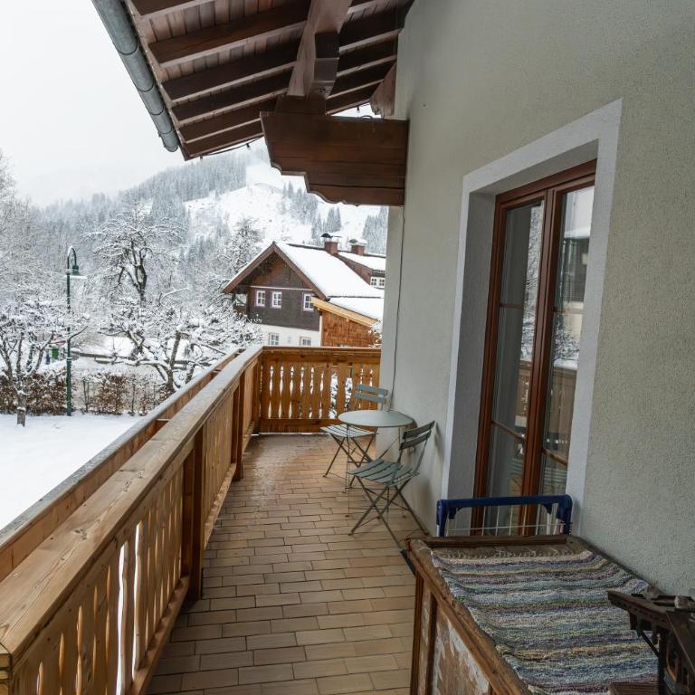 Landhaus Flasch - Apartment mit 1 Schlafzimmer und Balkon - 32
